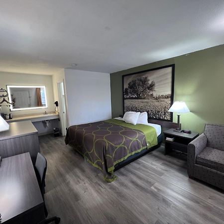 Hotel Super 8 By Wyndham Fredericksburg Esterno foto