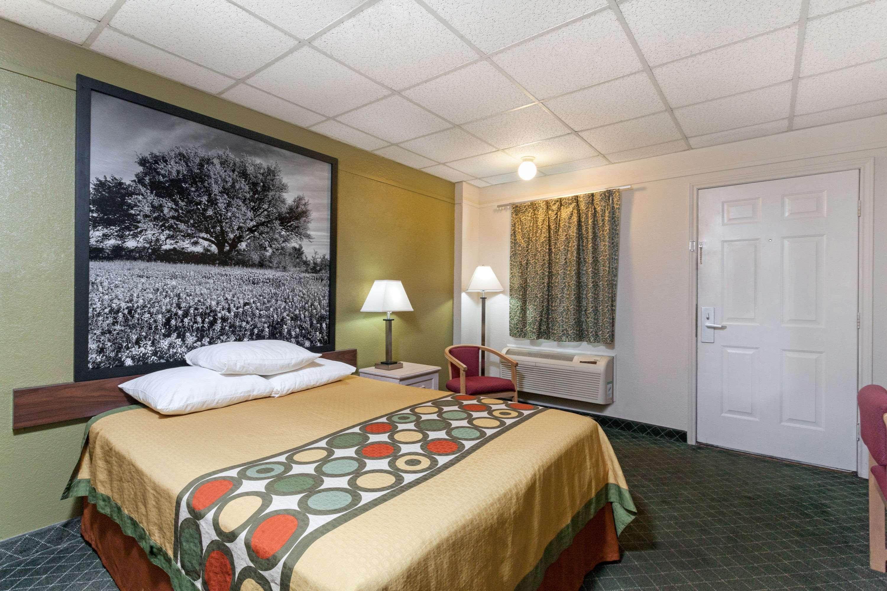 Hotel Super 8 By Wyndham Fredericksburg Esterno foto