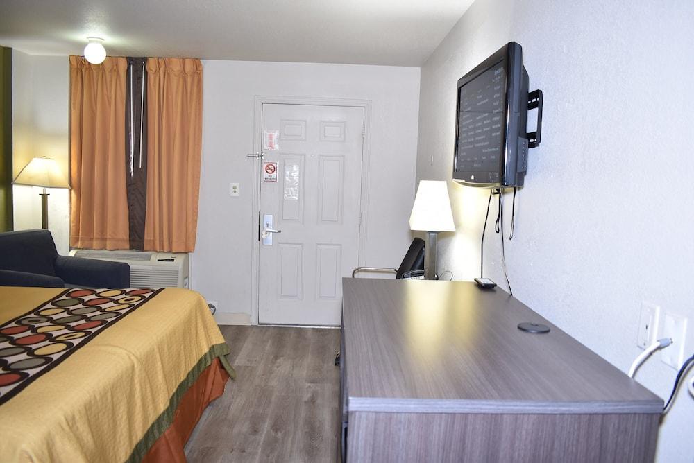 Hotel Super 8 By Wyndham Fredericksburg Esterno foto