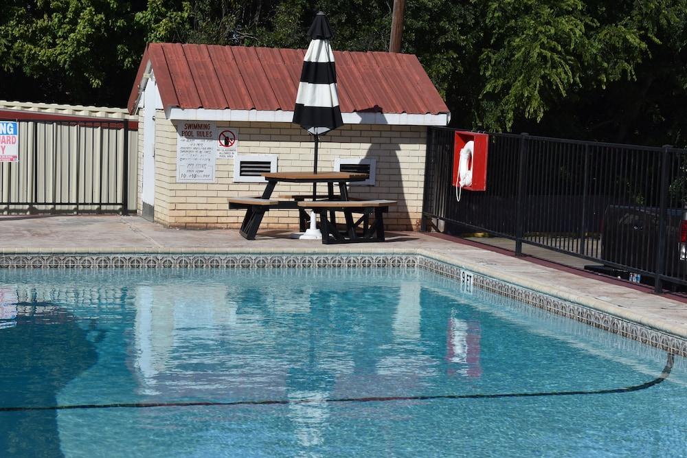 Hotel Super 8 By Wyndham Fredericksburg Esterno foto