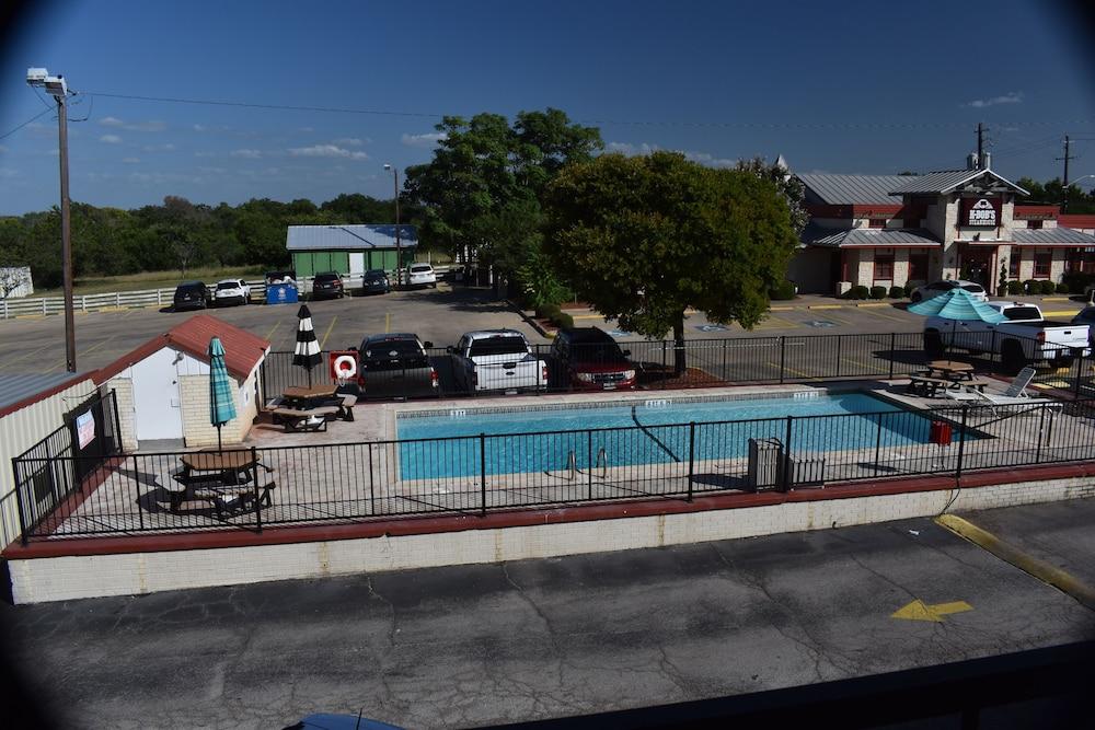 Hotel Super 8 By Wyndham Fredericksburg Esterno foto