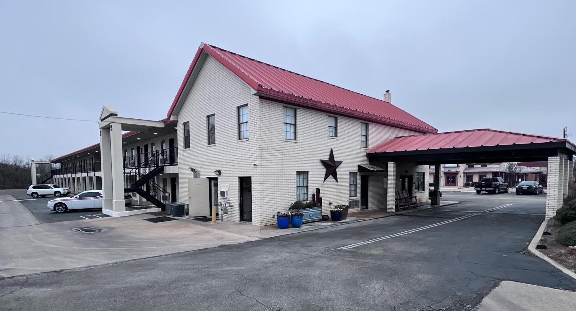 Hotel Super 8 By Wyndham Fredericksburg Esterno foto