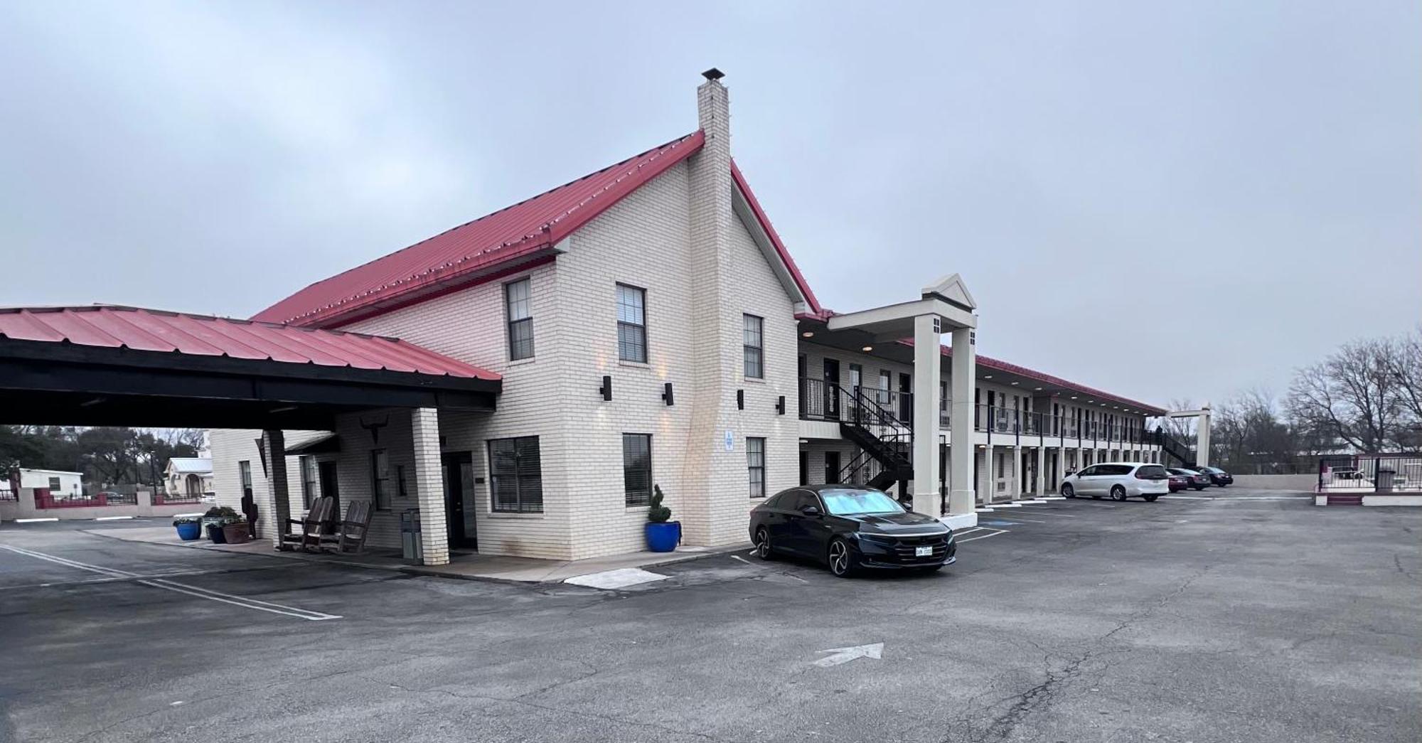 Hotel Super 8 By Wyndham Fredericksburg Esterno foto