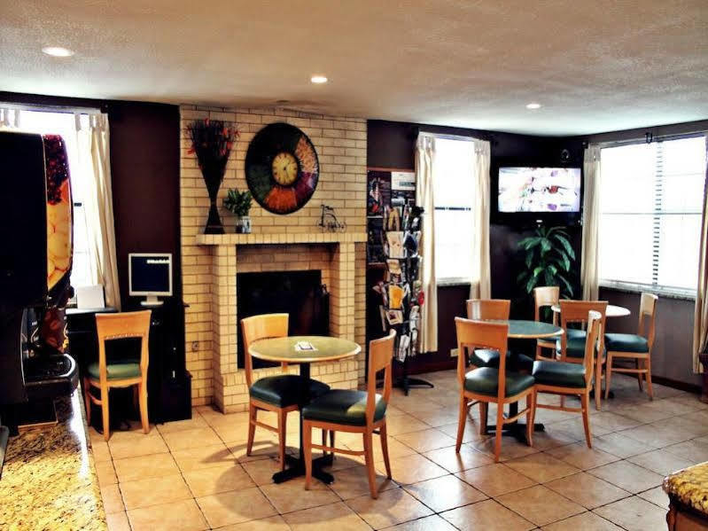 Hotel Super 8 By Wyndham Fredericksburg Esterno foto